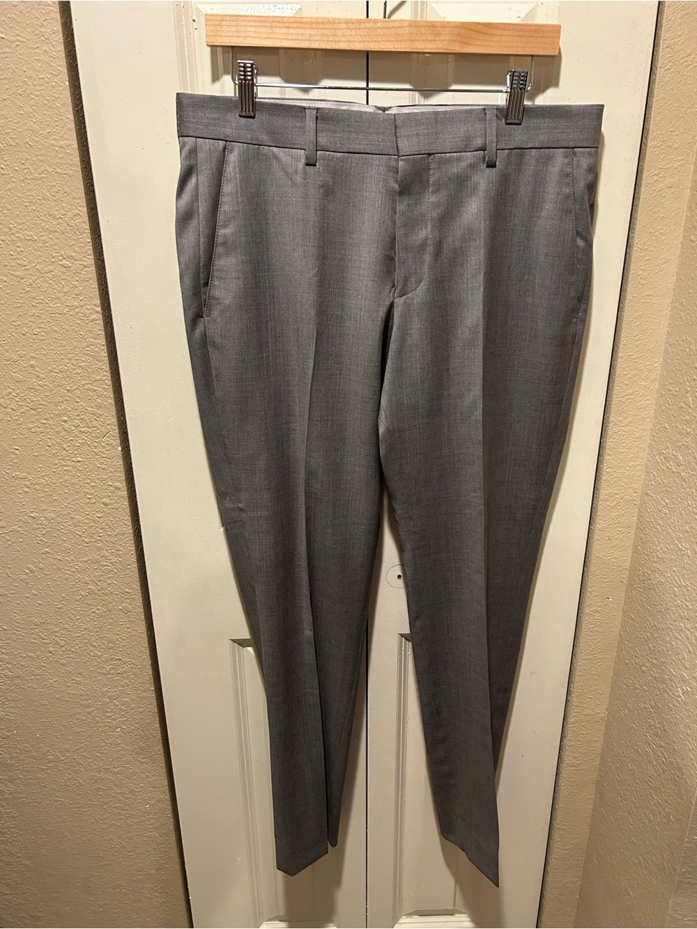 Boss Men’s Dress Pants Virgin Wool 100% Gray , size 32
